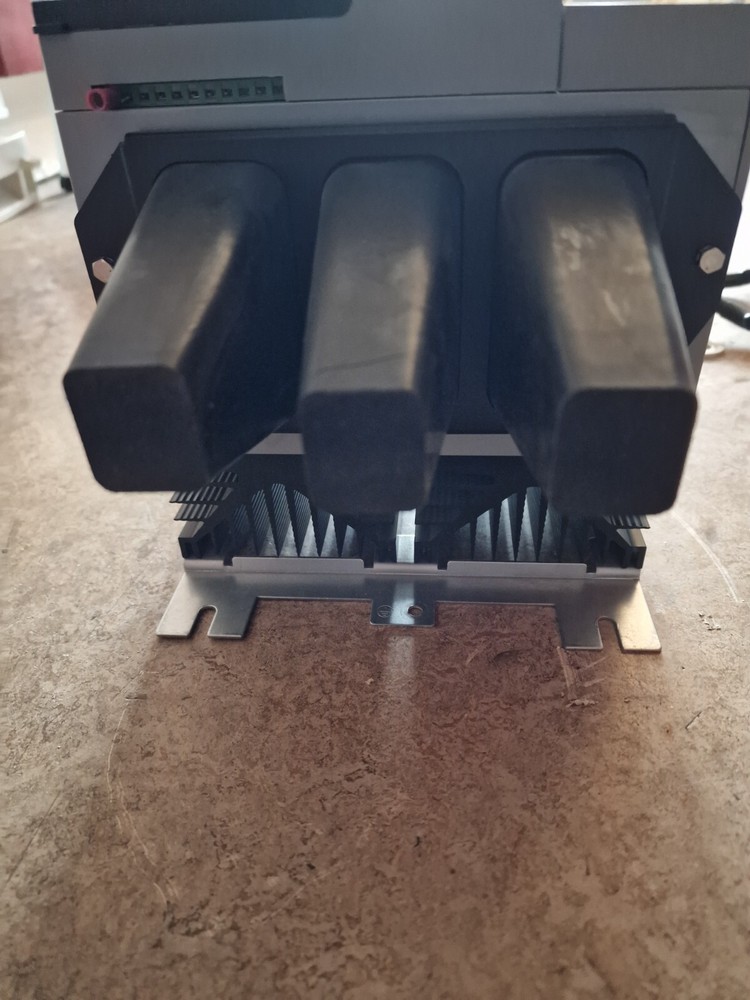 DANFOSS MCD202 75kW 3phase SOFT STARTER MCD 202-075-T4-CV1 / Danfoss VLT MCD 202