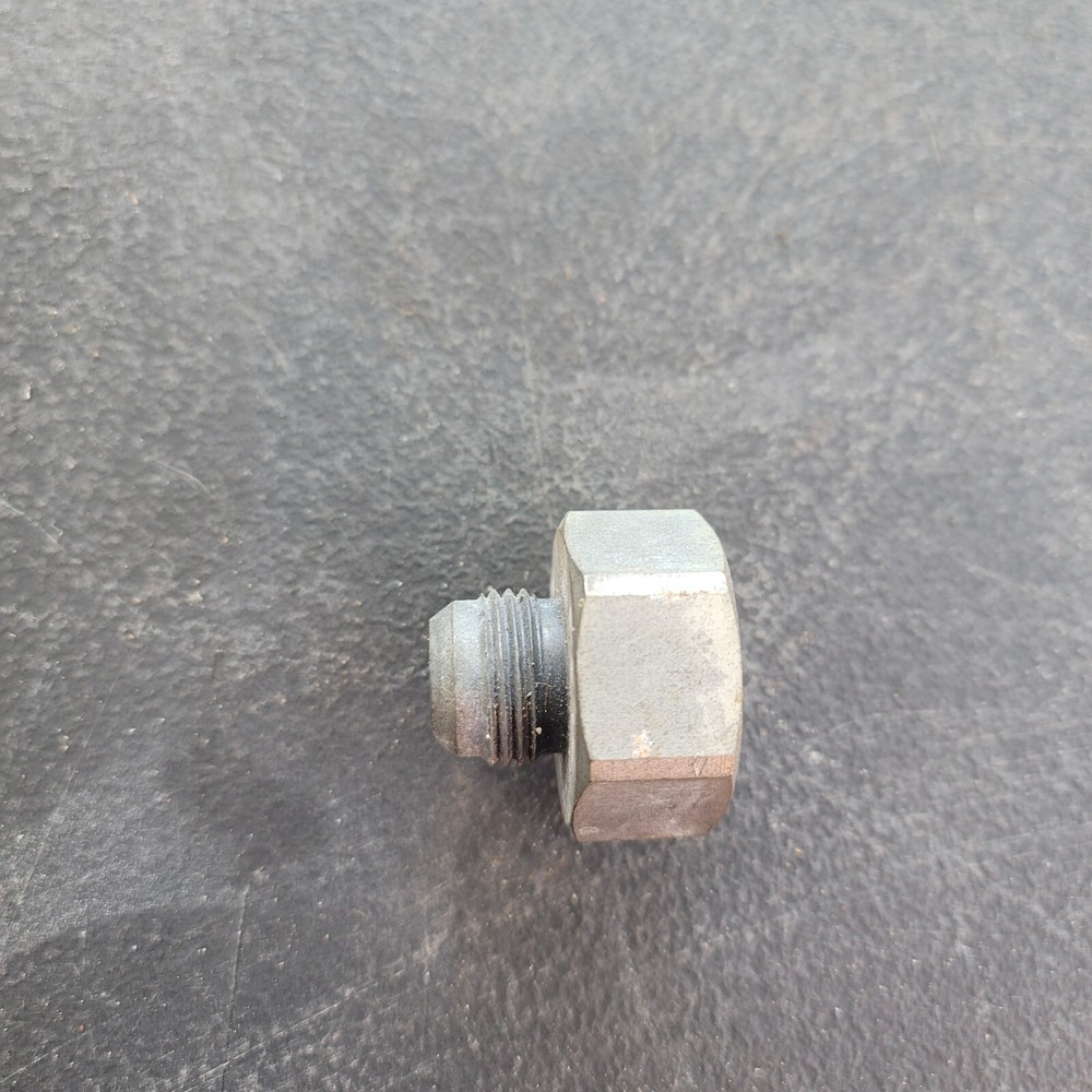 8AN Nitrous Oxide Bottle Nut