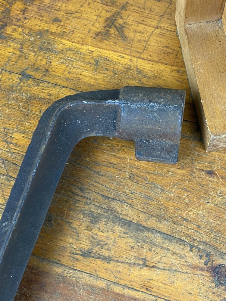 Antique Iron Handle ~ Crank, Turn, Spin ~ Hit or Miss Engine, Farm Implement?