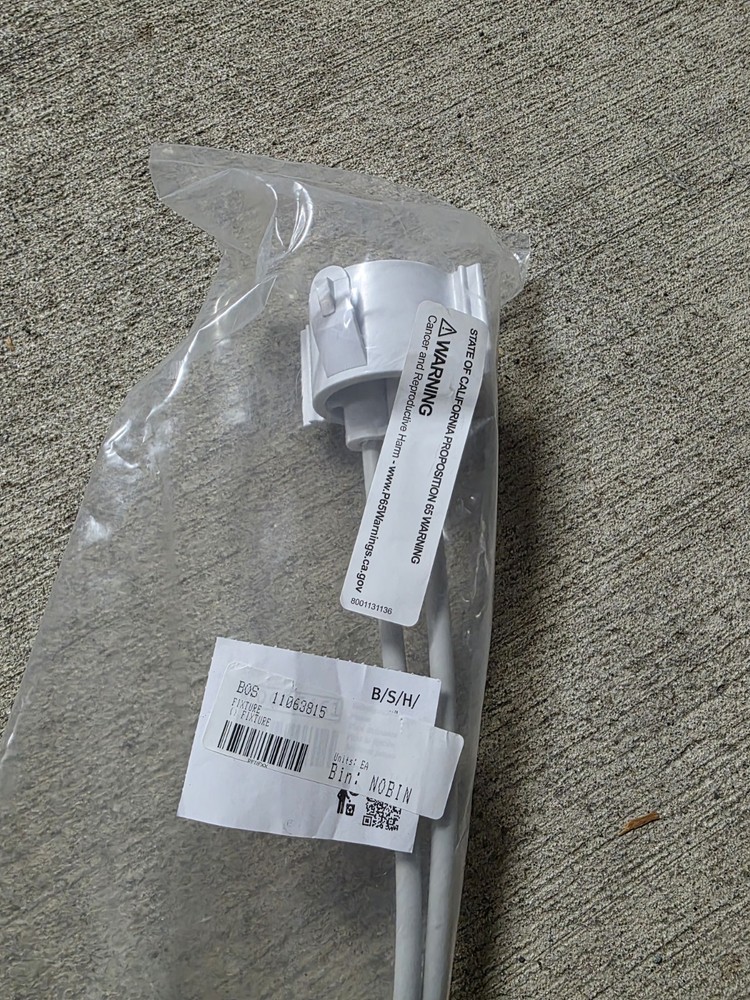 Thermador  Refrigerator OEM Water Filter Housing 11063815