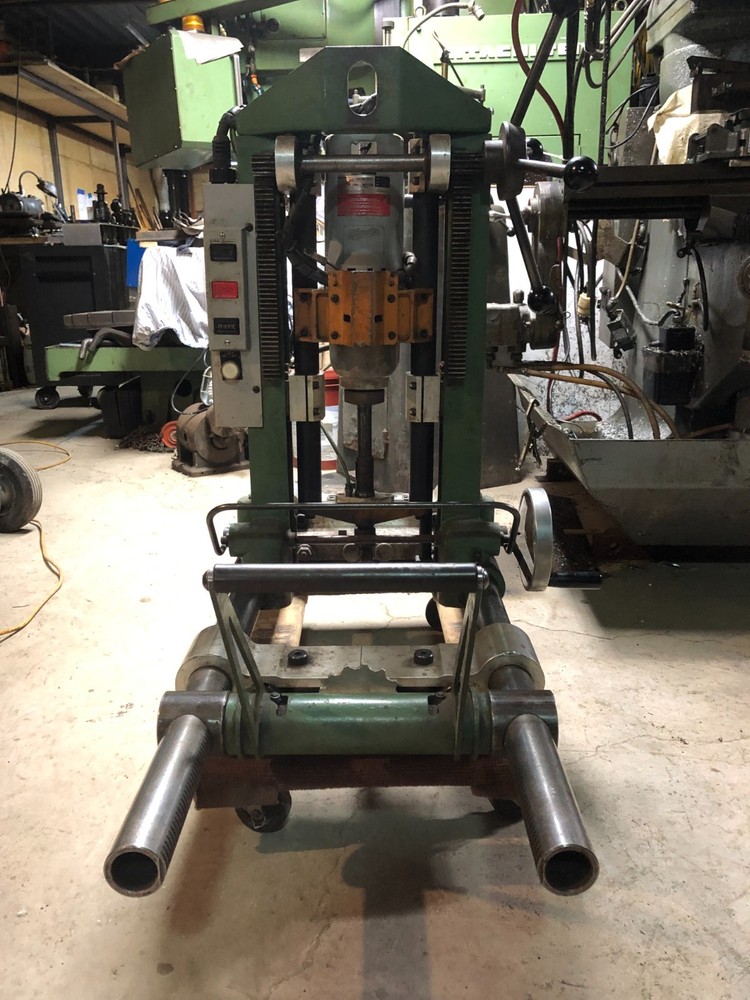 Milwaukee Magnetic Drill