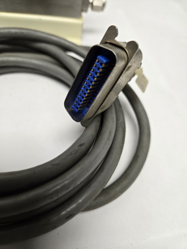 STEC MASS FLOW CONTROLLER SEC-400MK2 WITH CABLE.