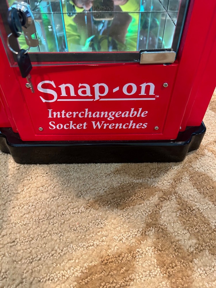 snap on tool gas pump display cabinet