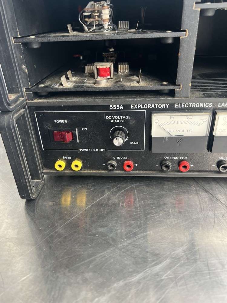Lab Volt model 555A Exploratory Electronics Laboratory School Owned