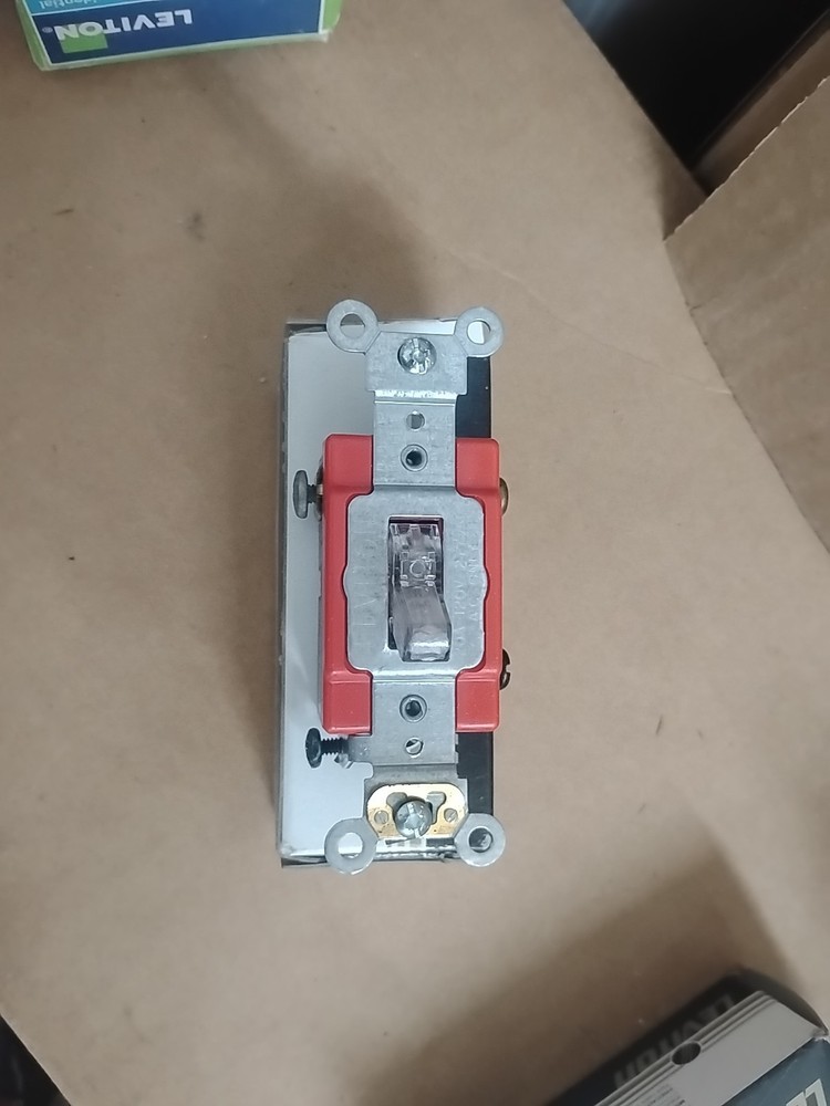 LEVITON 1221-PLC
