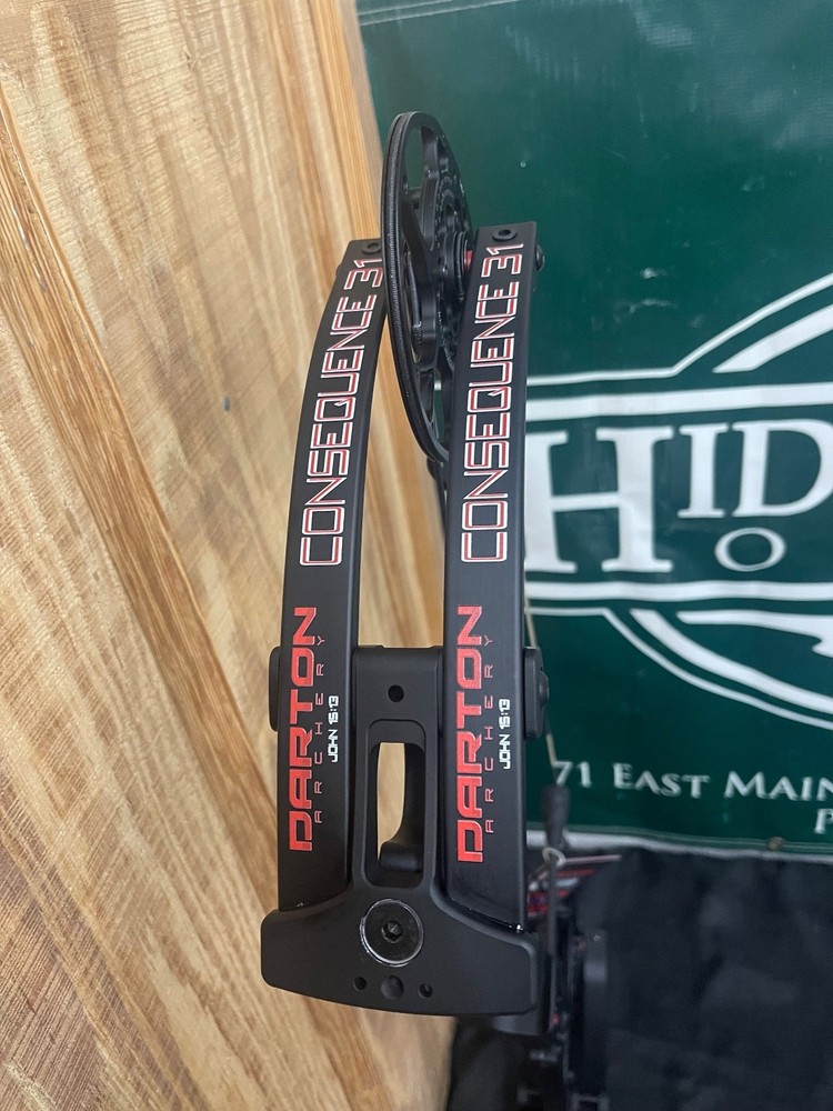 Darton Archery Consequence 31 70lb Black BRAND NEW