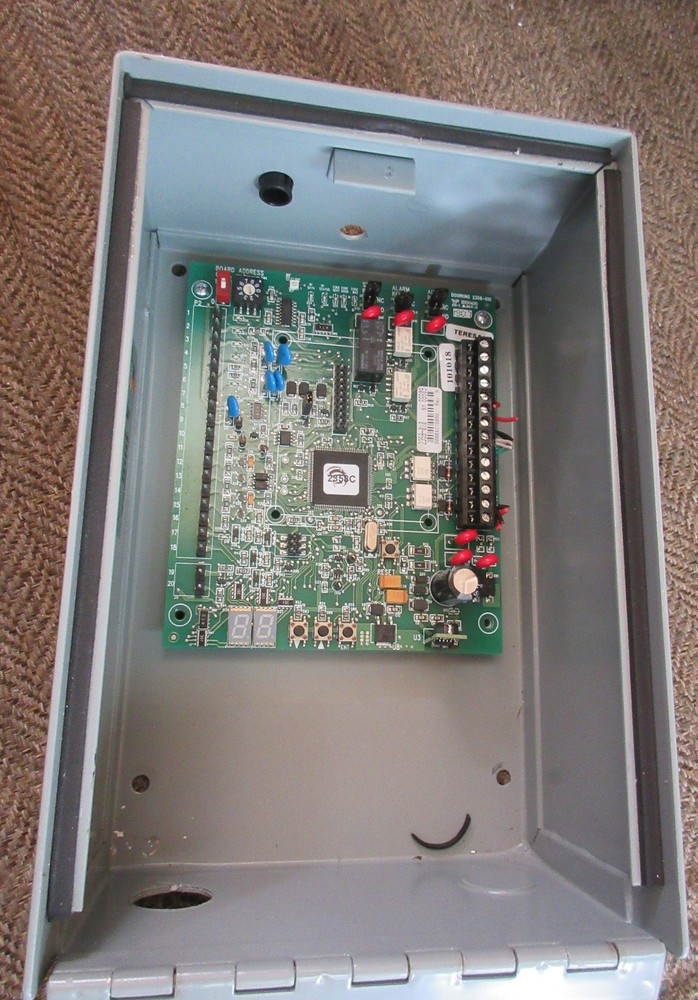 2351-080 - DOORKING small enclosure + 2358-010 PCB Board Reader Tracker USED