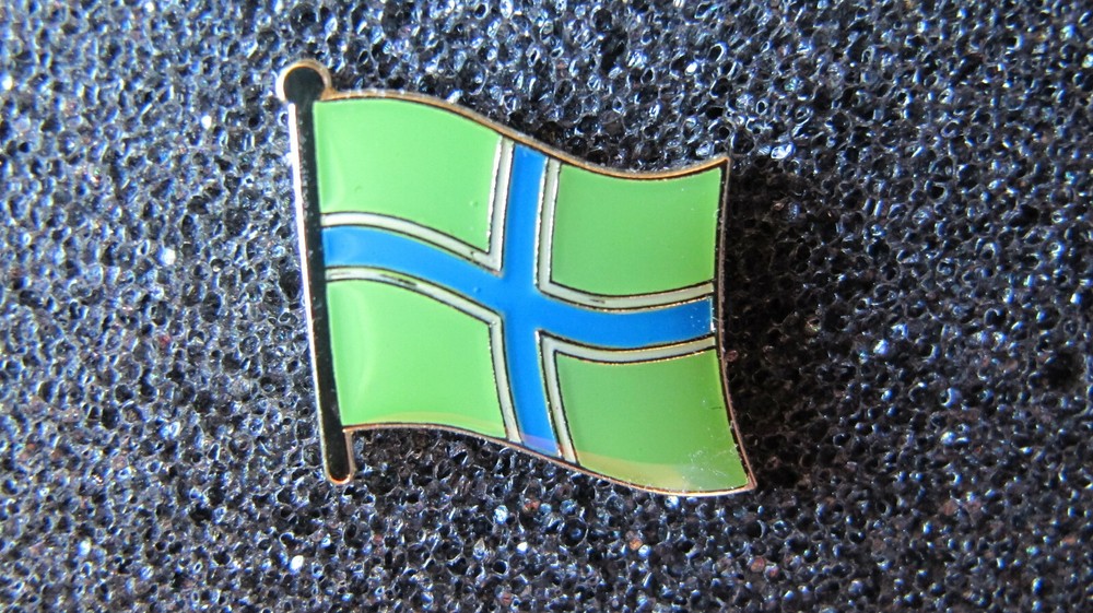 Gloucestershire : County Flag Enamel Lapel Pin Badge