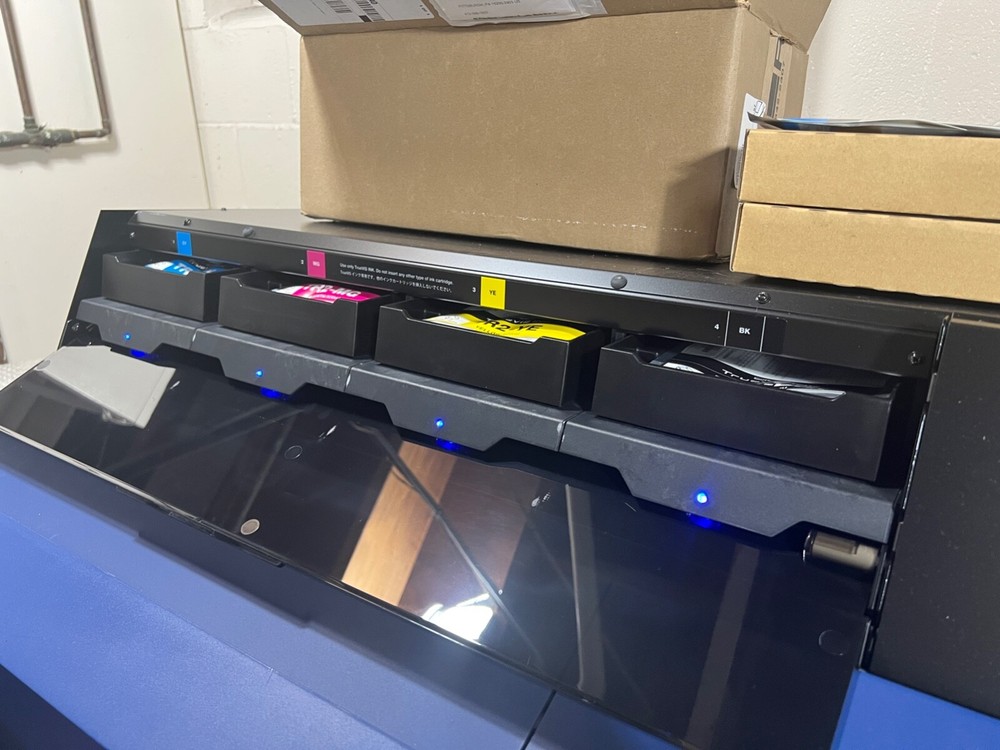 Roland TrueVIS SG2-300, 30" Printer/Cutter