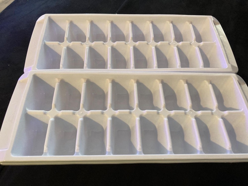 Ice Tray Easy Release White Ice Cube Trays 16 Cube Pack Of 2 Rectangular New