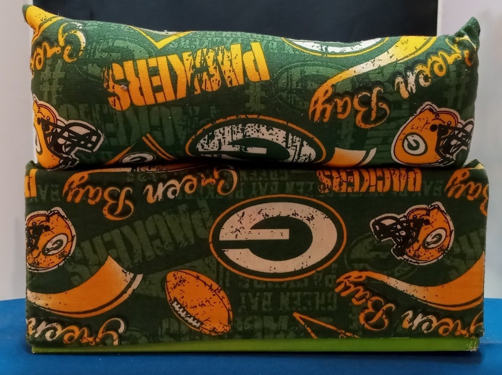 GREEN BAY PACKERS TISSUE BOX COVER SHAPED LIKE COUCH HANDMADE