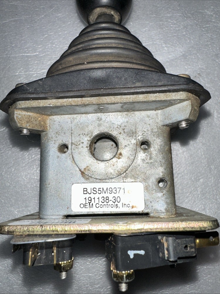 OEM CONTROLS BJS5M9371 ELECTRONIC JOYSTICK CONTROLLER 4 WAY