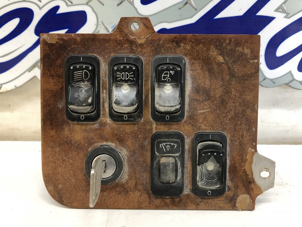 2008-2024 Peterbilt 367 IGNITION Dash Panel - Used | P/N S646015250