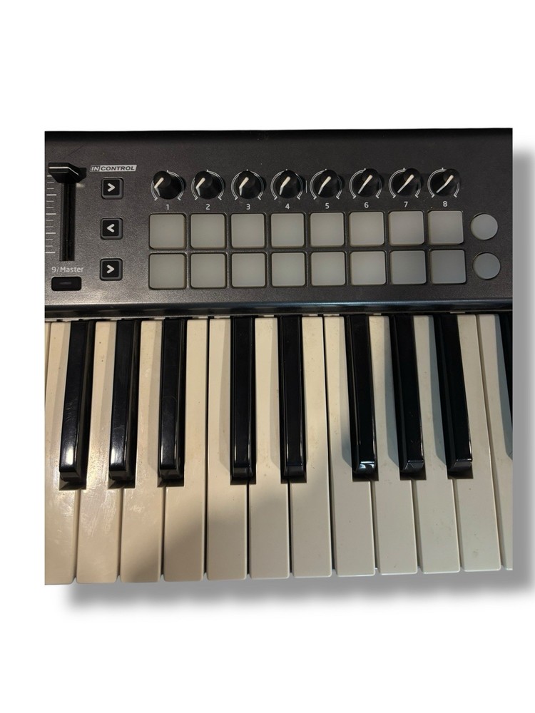 Novation Launchkey 49 Keyboard