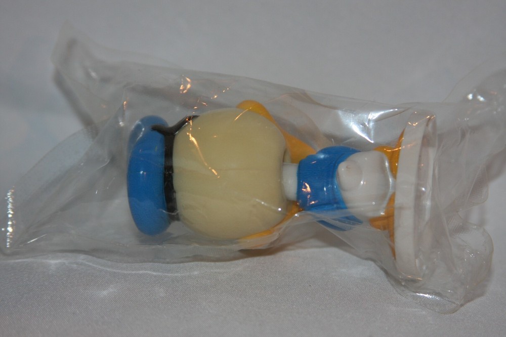 Kelloggs Cereal Plastic Prize - Donald Duck Mini Bobblehead