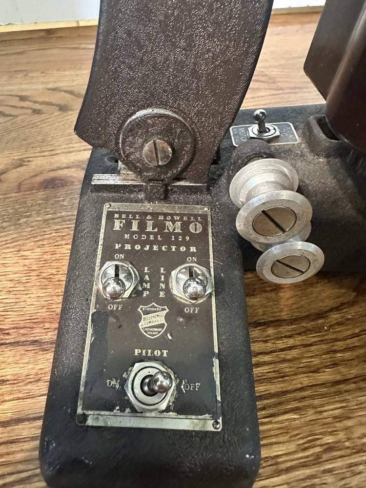 Bell & Howell Filmo model 129 projector - Untested, no plug