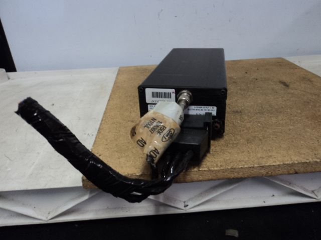 95 LINCOLN CONTINENTAL AMPLIFIER 52835