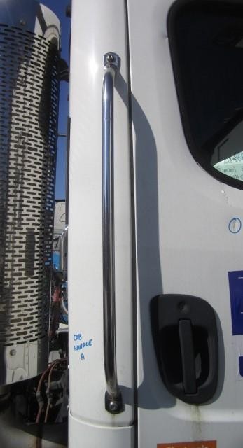 For 2004 FREIGHTLINER M2 112 CAB HANDLE Right ,  MD