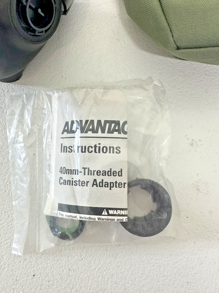 MSA ADVANTAGE 1000 GAS MASK - SIZE MEDIUM