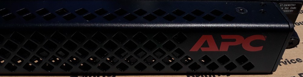 APC AP 9465 Data Center Expert Server.