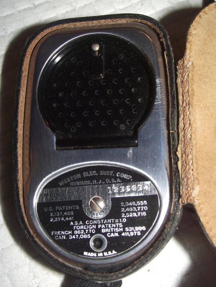 WESTON MASTER III EXPOSURE METER WITH LEATHER CASE,
