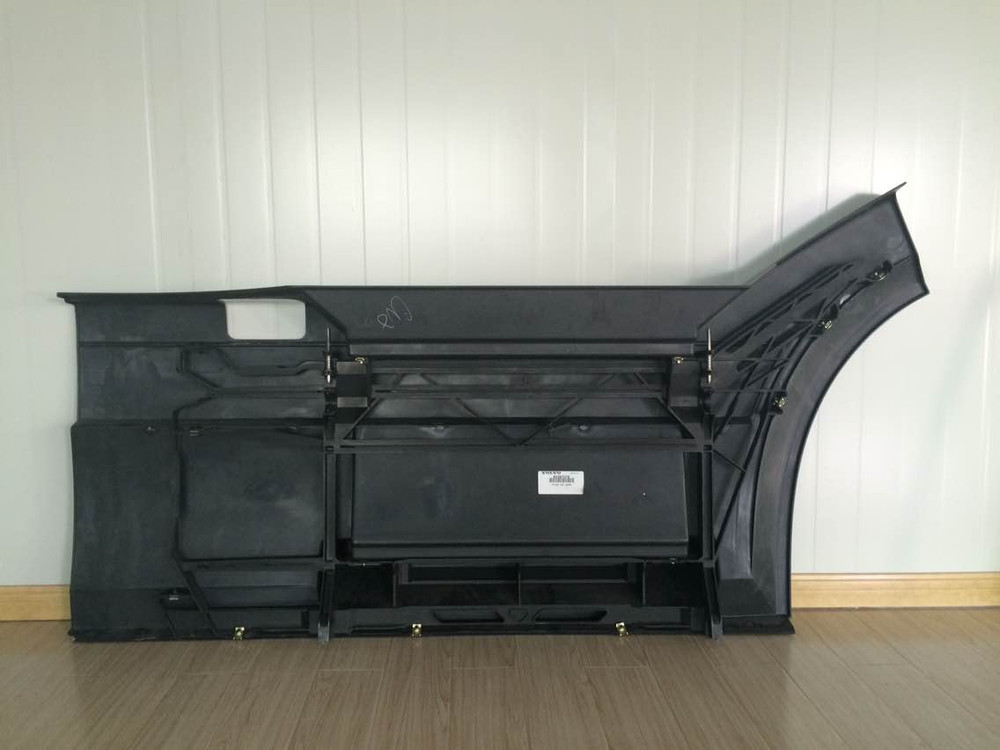 Volvo VNL Front Step Fairing Panel Right Passenger Side 2004-2017