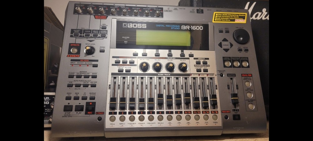 BOSS BR-1600CD Digital Multi Track Recorder