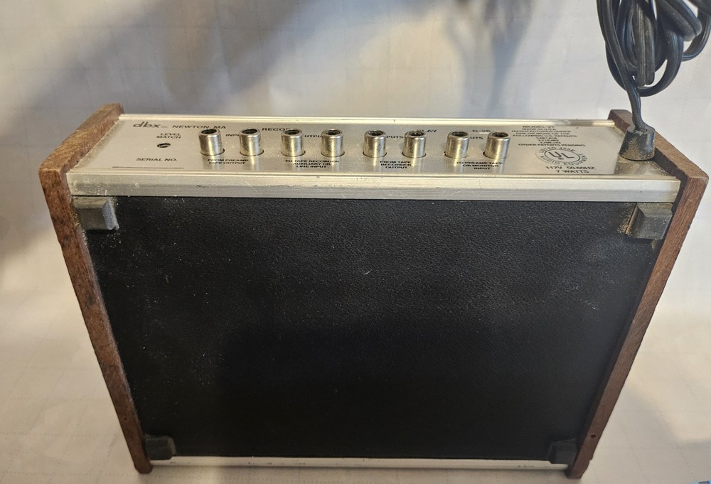 DBX 21 Disc Tape Decoder Noise Reduction Model 21 USA Made