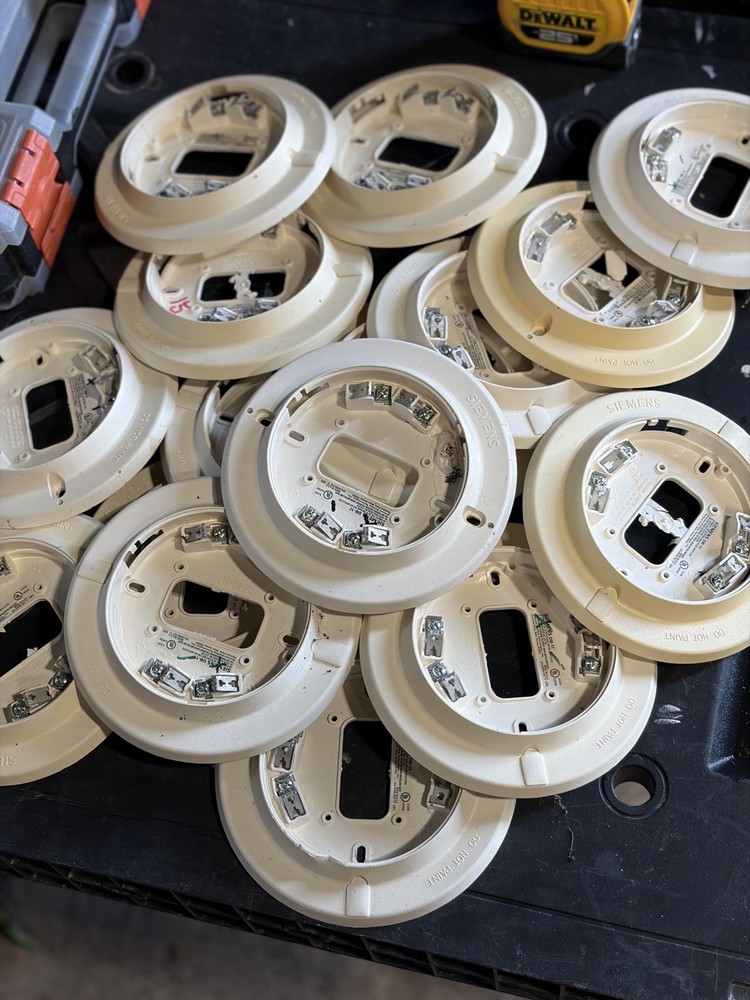 SIEMENS DB-11 / DB11 (USED) Fire Alarm Mounting Base