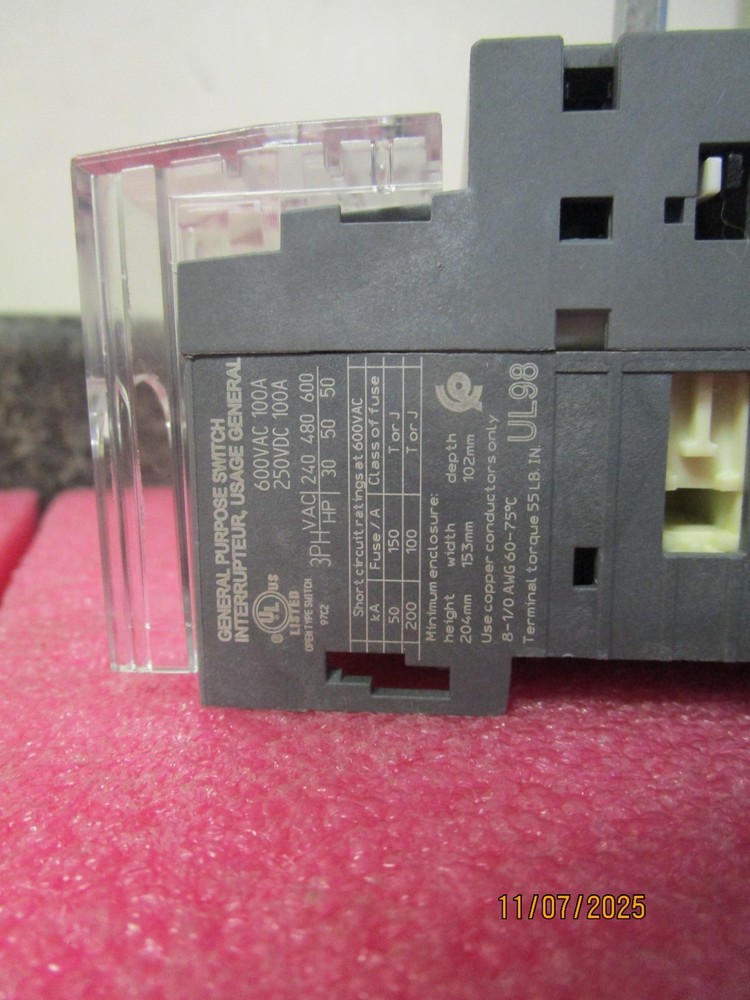 OPENED BOX NEW ABB OT100F3 3P Disconnect Swithc with Handle