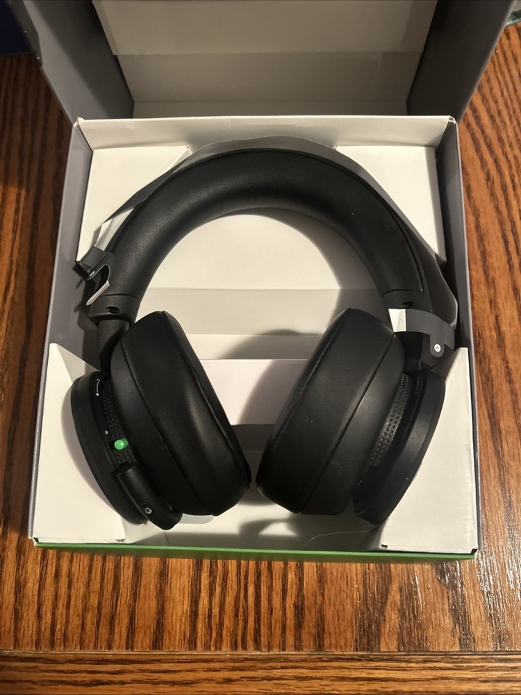 XBOX Wireless Headset Model 2065 NEW Open Box