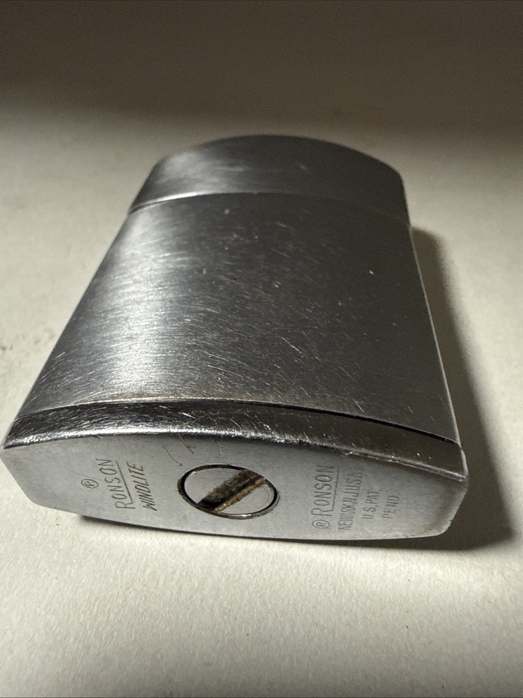 Vintage Ronson Windlite Lighter - Brushed Silver with Chrome Base