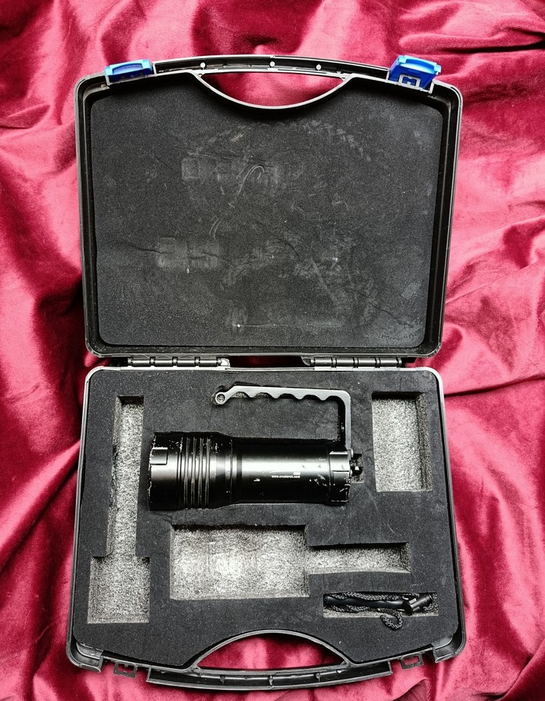 OrcaTorch D860 4200 Lumens Professional dive light Led torch search light
