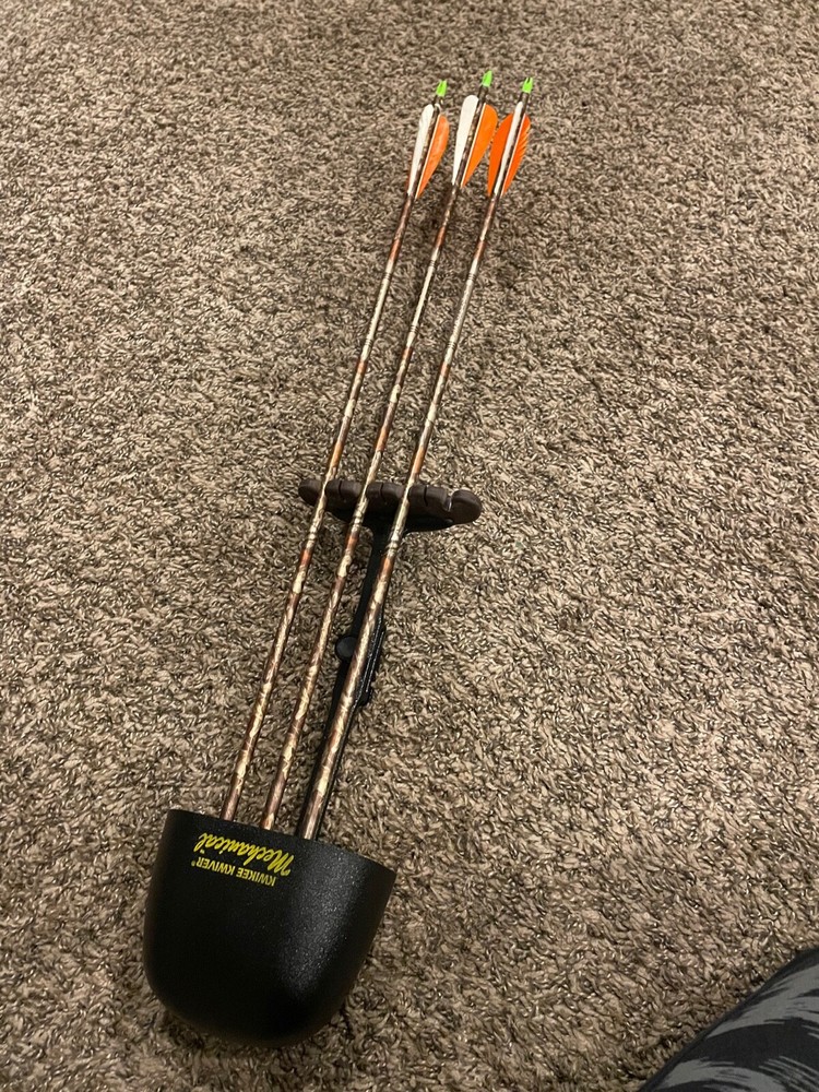 Right handed PSE Nova compound bow