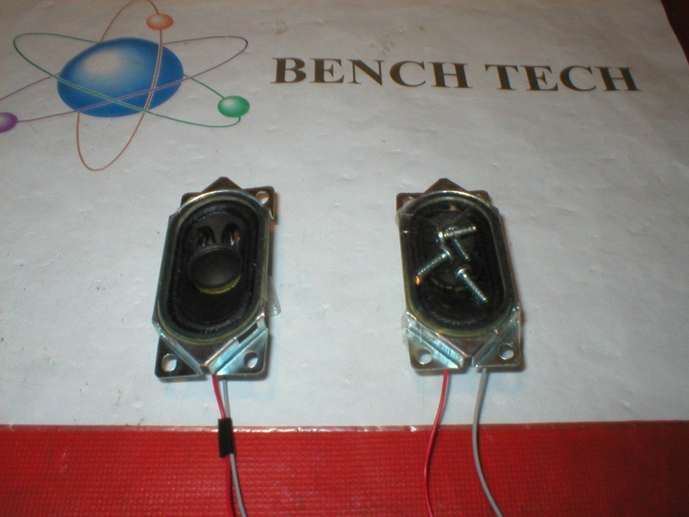 Emerson S0306N01 Speaker Set With Hardware For Model SLC195EM8