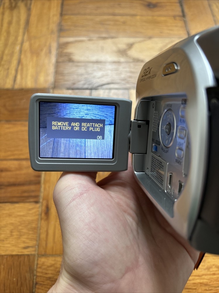 JVC Camera GR-D375U W Accessories READ DESCRIPTION