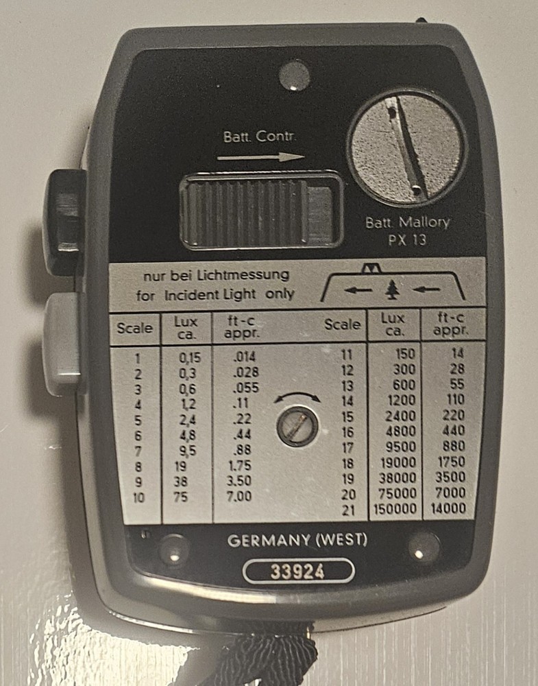 Gossen Lunasix Light Exposure Meter With Original Leather Case