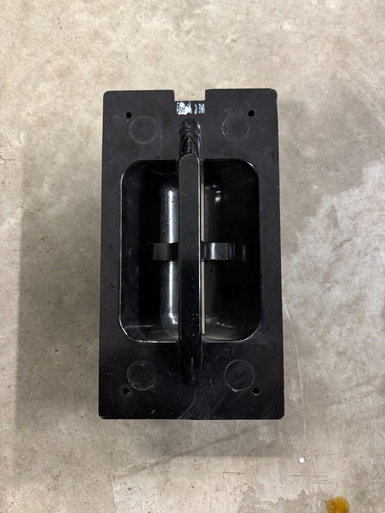 SQUARE D 100 AMP MAIN FUSE PULLOUT FUSE HOLDER - OLD STYLE - PLASTIC HANDLE