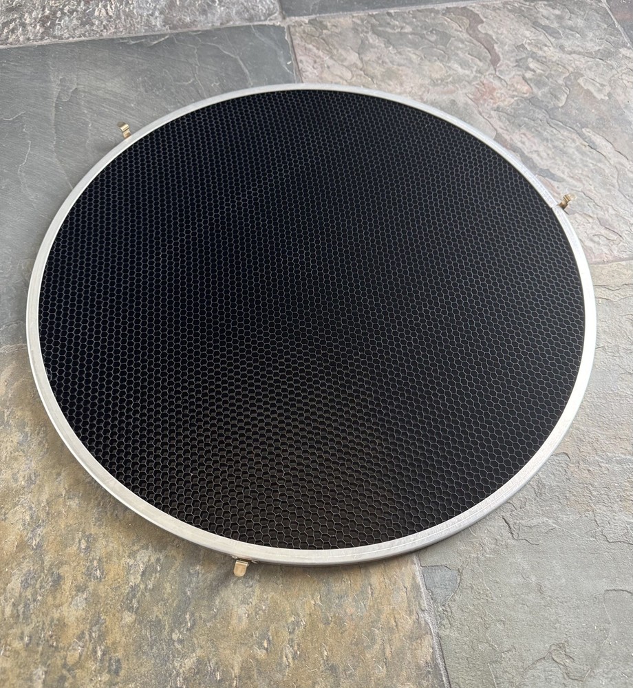 Broncolor 20" Beauty Dish Reflector Silver/ Case/Grid / Diffusion sock