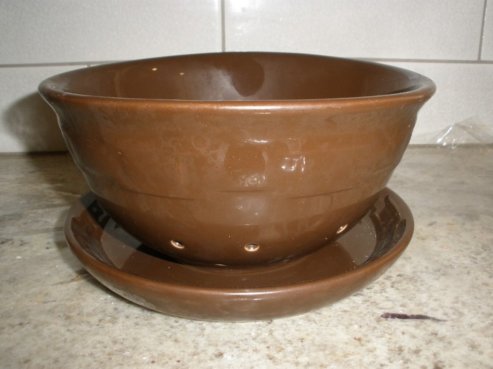 Longaberger Brown Berry Colander EUC