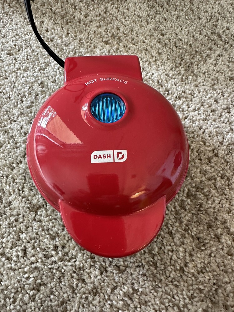 DASH MINI WAFFLE MAKER - RED,4 Inch,DMW001RD