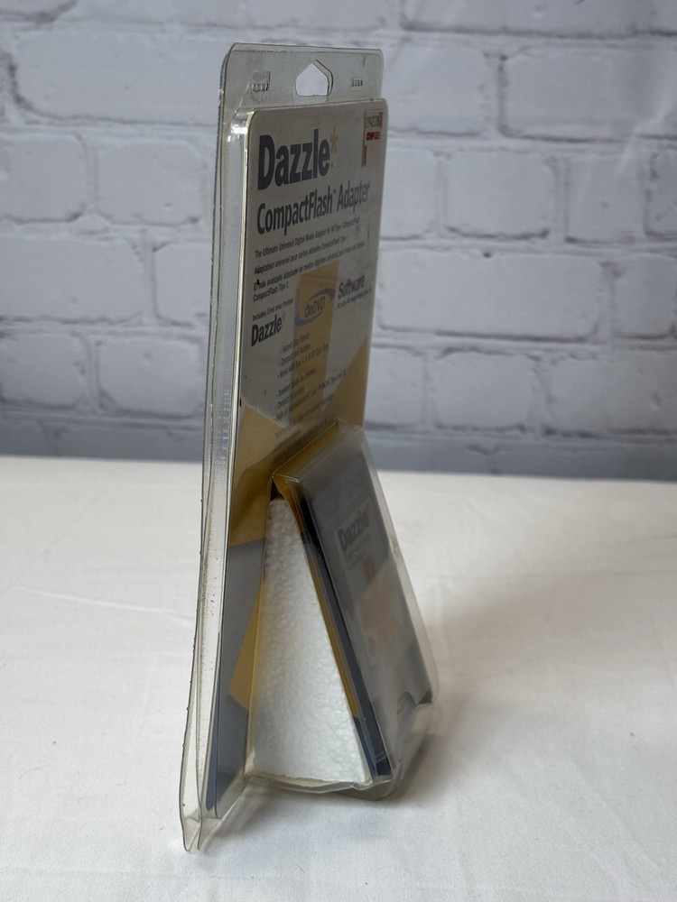 Dazzle CompactFlash Reader/Writer Digital Media Reader Software DM-8000 NEW