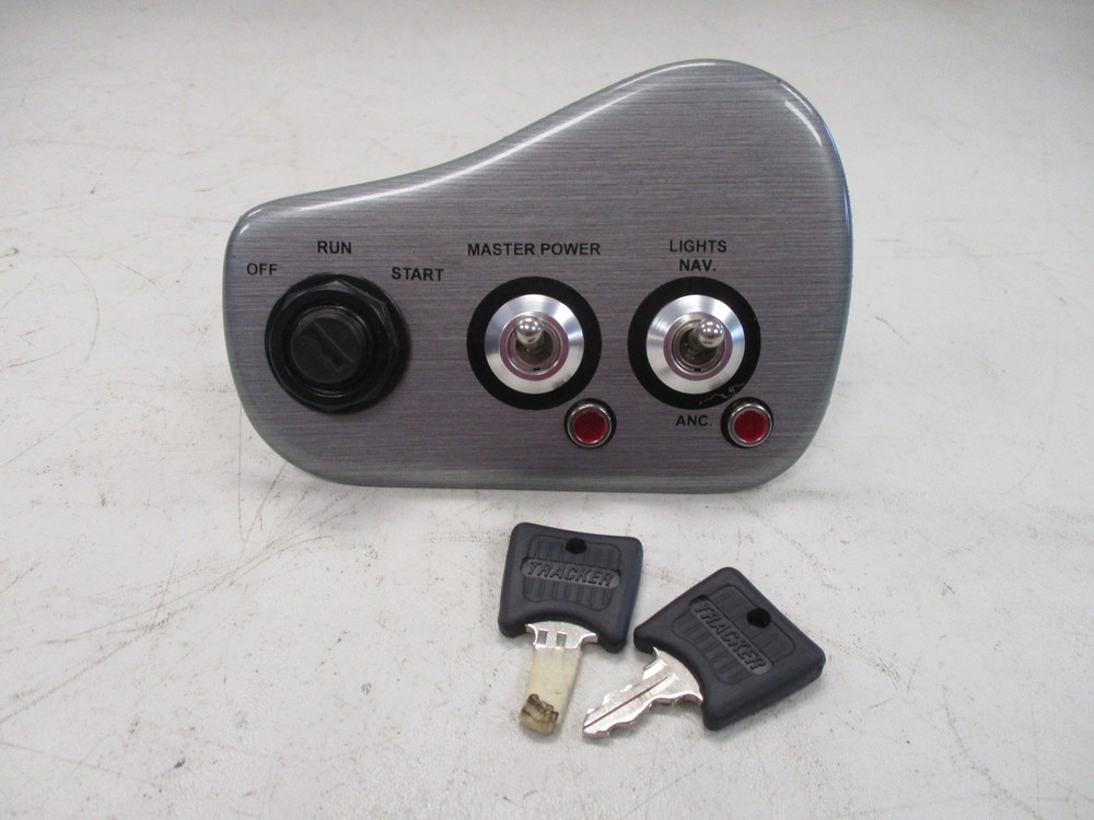 TRACKER IGNITION PANEL W/ KEYS & (2) TOGGLE SWITCH PANEL SILVER 138481 BOAT