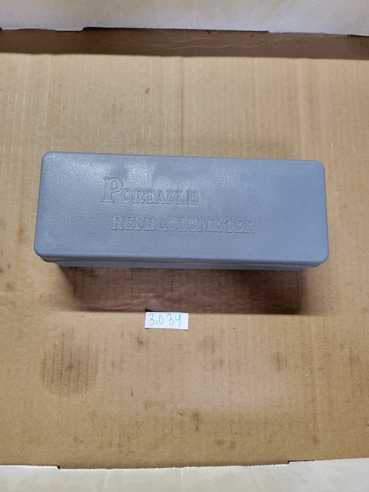 Hand/Portable Refractometer (Features ATC)