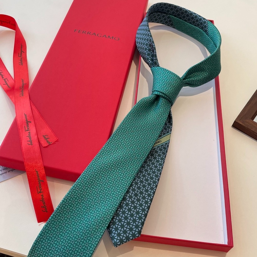 Ferragamo tie Authentic Width 8cm