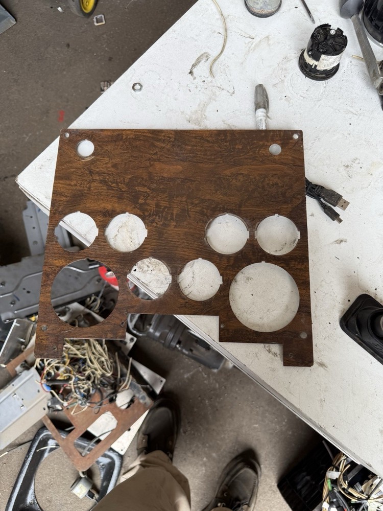 PETERBILT INSTRUMENT PANEL 17 03257