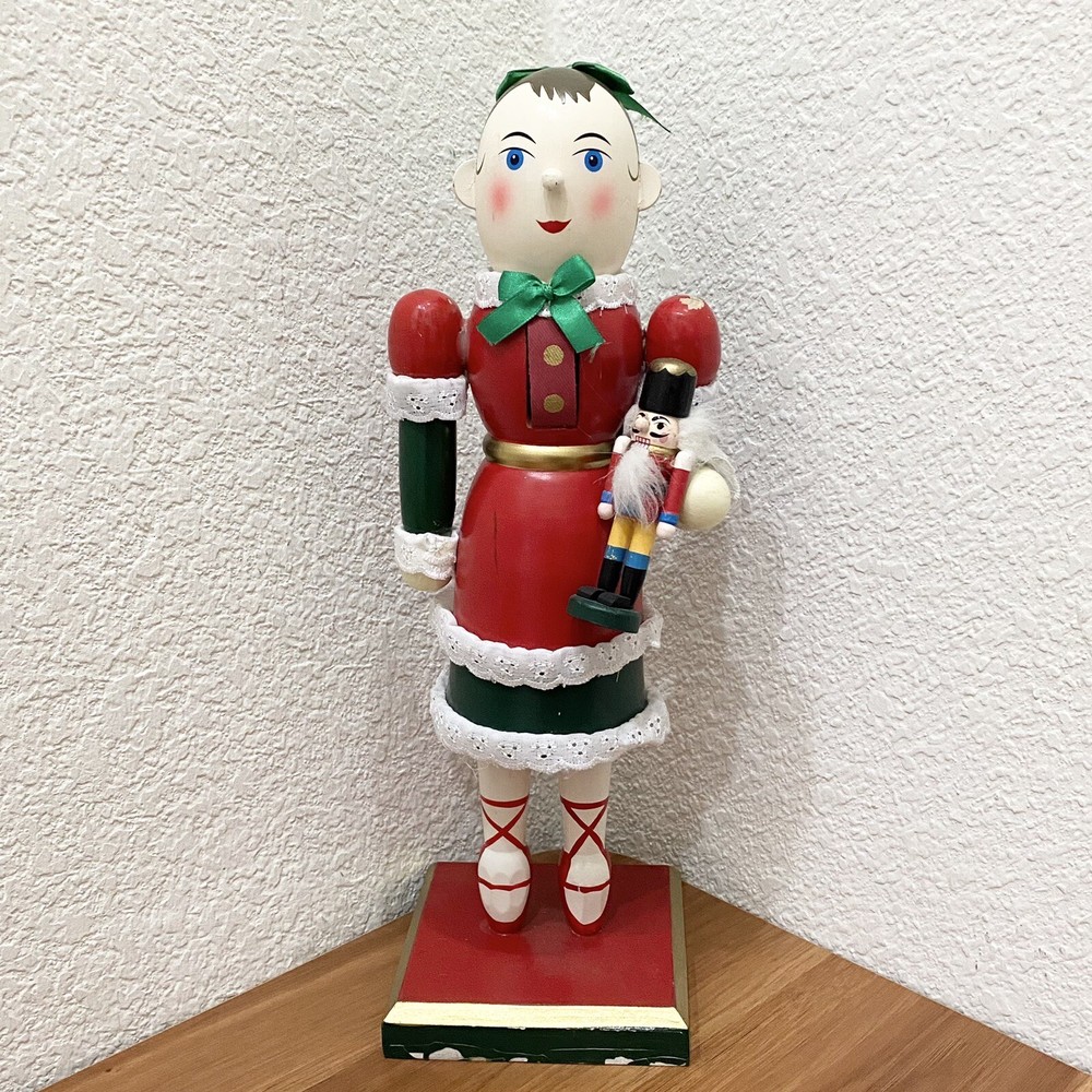 2007 Limited Edition Ballerina Nutcracker Holding Toy Soldier 14” Nutcracker
