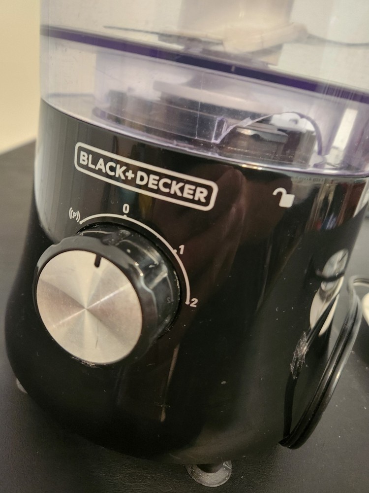Black And Decker Food Processor FP- 1140 BD Clean Works Great