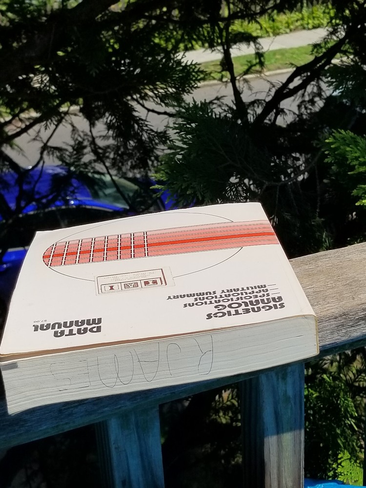 VINTAGE ELECTRONICS BOOK SIGNETICS ANALOG DATA MANUAL 1977