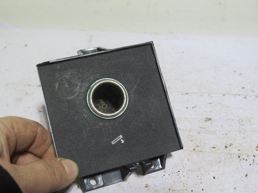 96 Jeep Cherokee Dash Cigarette Lighter Power Source Bracket OEM trim